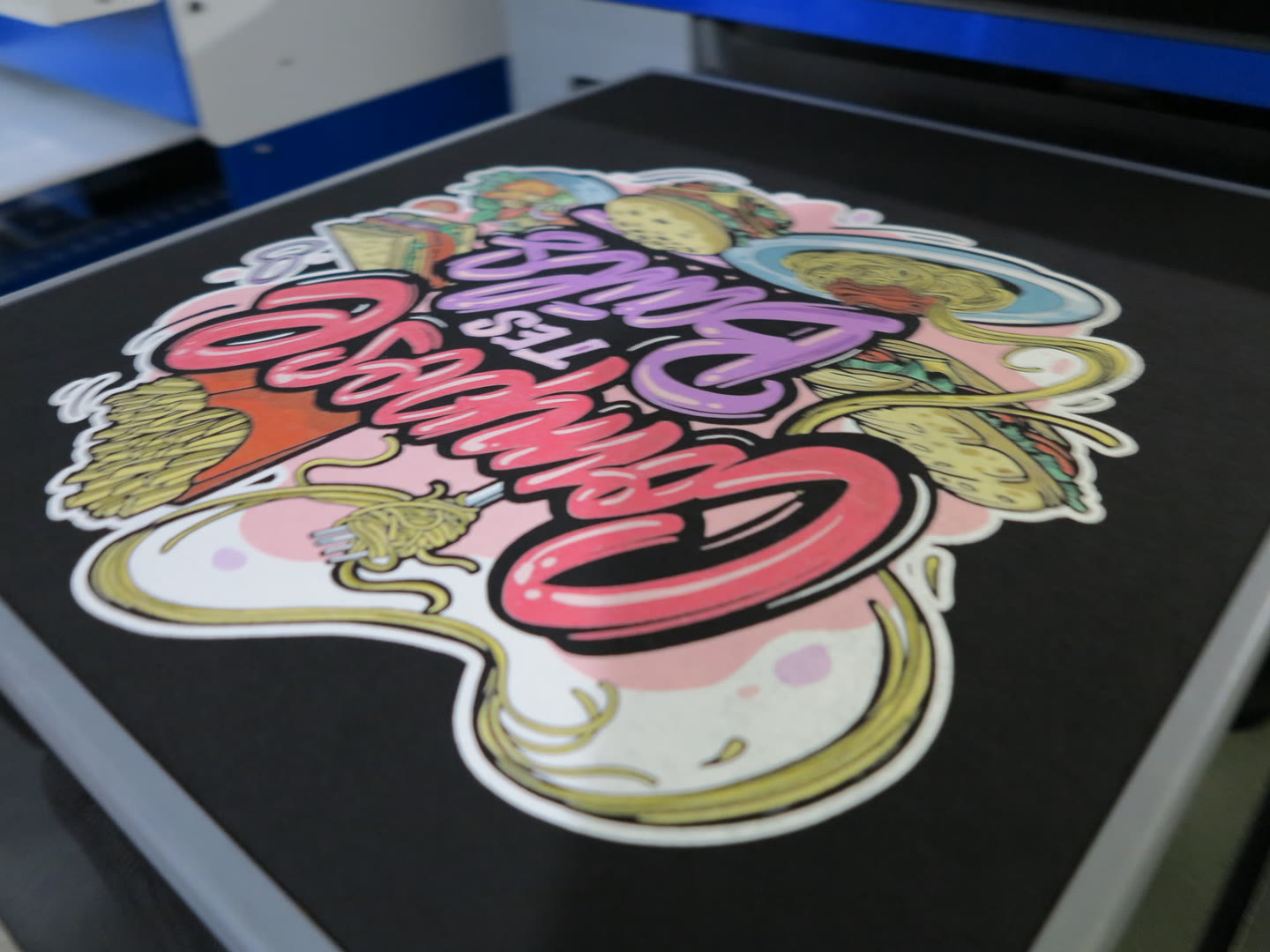 Impression numérique d'un visuel sur t-shirt à l'atelier