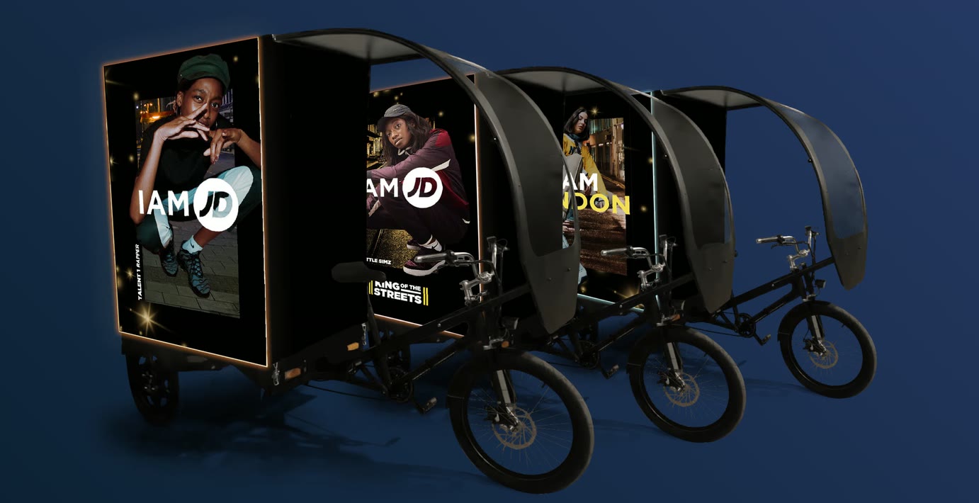 Vélos-cargo publicitaires I AM JD conçus pour la campagne King of Streets de JD Sports